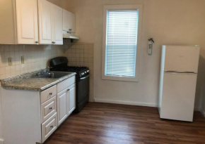 Private 2-bedroom apartment 10-mins to EWR